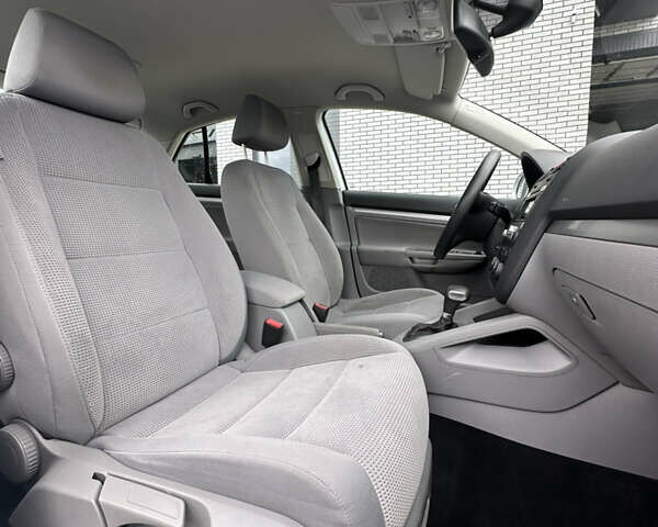 Серый Фольксваген Джетта, объемом двигателя 1.4 л и пробегом 209 тыс. км за 7999 $, фото 16 на Automoto.ua