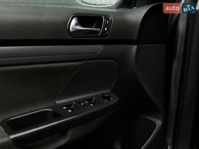 Сірий Фольксваген Джетта, об'ємом двигуна 1.6 л та пробігом 218 тис. км за 6700 $, фото 5 на Automoto.ua