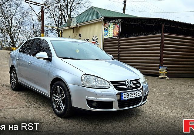 Сірий Фольксваген Джетта, об'ємом двигуна 1.6 л та пробігом 209 тис. км за 5900 $, фото 1 на Automoto.ua