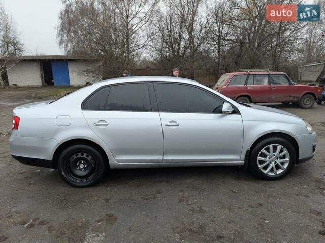 Сірий Фольксваген Джетта, об'ємом двигуна 1.6 л та пробігом 268 тис. км за 5700 $, фото 6 на Automoto.ua