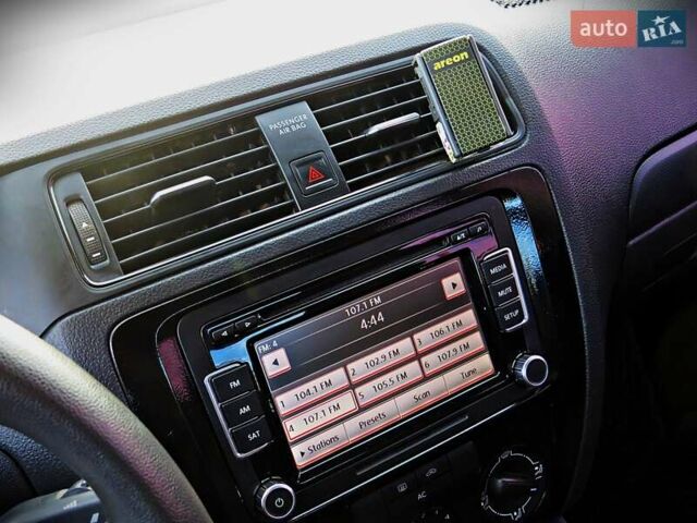 Фольксваген Джетта 2010 у Черкасах на Automoto.ua Сірий Фольксваген Джетта, об'ємом двигуна 2 л та пробігом 222 тис. км за 7400 $, фото 9 на Automoto.ua