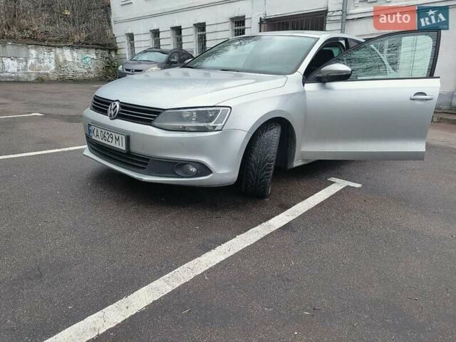 Сірий Фольксваген Джетта, об'ємом двигуна 1.6 л та пробігом 196 тис. км за 8950 $, фото 2 на Automoto.ua