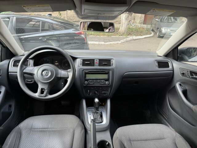 Фольксваген Джетта 2010 у Одесі на Automoto.ua Сірий Фольксваген Джетта, об'ємом двигуна 2 л та пробігом 296 тис. км за 6800 $, фото 16 на Automoto.ua