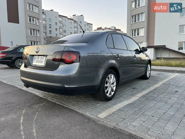 Серый Фольксваген Джетта, объемом двигателя 2.48 л и пробегом 275 тыс. км за 5950 $, фото 7 на Automoto.ua