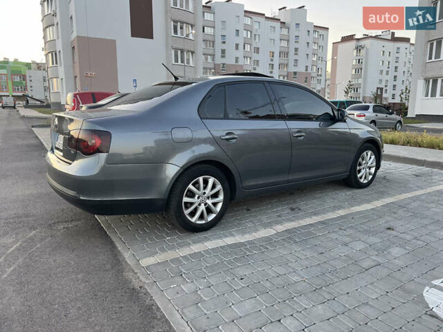 Серый Фольксваген Джетта, объемом двигателя 2.48 л и пробегом 275 тыс. км за 5950 $, фото 6 на Automoto.ua