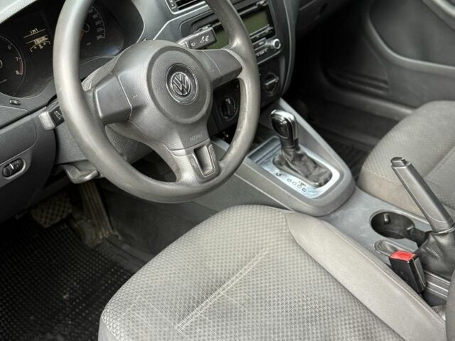 Фольксваген Джетта 2010 у Одесі на Automoto.ua Сірий Фольксваген Джетта, об'ємом двигуна 2 л та пробігом 296 тис. км за 6800 $, фото 14 на Automoto.ua