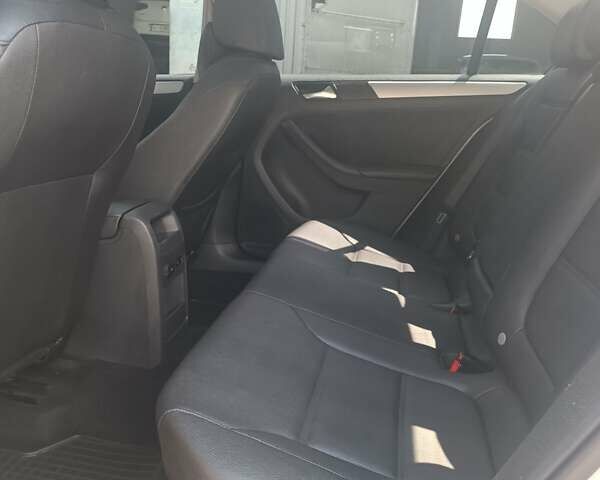 Сірий Фольксваген Джетта, об'ємом двигуна 1.97 л та пробігом 270 тис. км за 9500 $, фото 6 на Automoto.ua