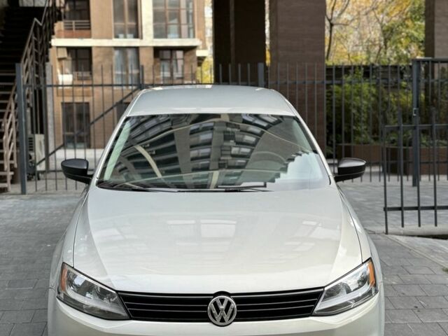 Фольксваген Джетта 2010 у Одесі на Automoto.ua Сірий Фольксваген Джетта, об'ємом двигуна 2 л та пробігом 296 тис. км за 6800 $, фото 2 на Automoto.ua