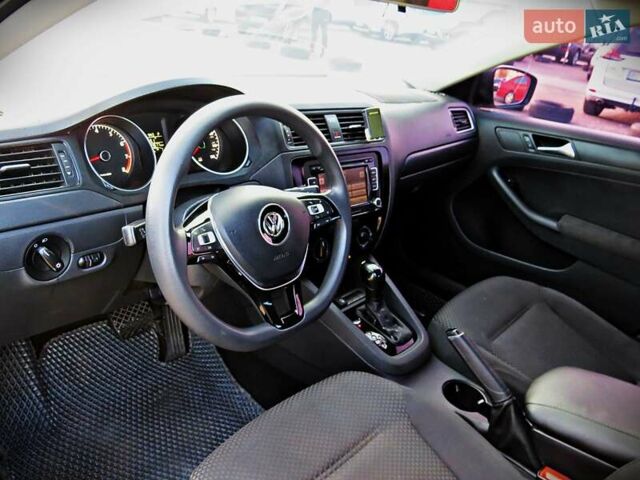 Фольксваген Джетта 2010 у Черкасах на Automoto.ua Сірий Фольксваген Джетта, об'ємом двигуна 2 л та пробігом 222 тис. км за 7400 $, фото 5 на Automoto.ua