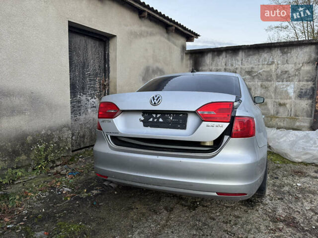 Серый Фольксваген Джетта, объемом двигателя 2.5 л и пробегом 130 тыс. км за 2500 $, фото 1 на Automoto.ua