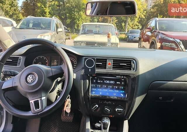 Сірий Фольксваген Джетта, об'ємом двигуна 2.5 л та пробігом 172 тис. км за 9500 $, фото 10 на Automoto.ua