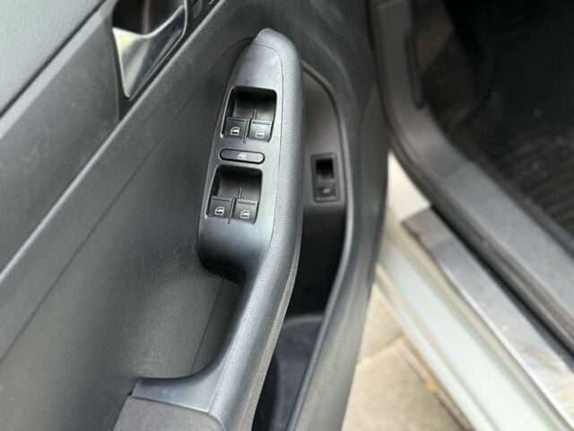 Фольксваген Джетта 2010 у Одесі на Automoto.ua Сірий Фольксваген Джетта, об'ємом двигуна 2 л та пробігом 296 тис. км за 6800 $, фото 12 на Automoto.ua