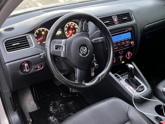 Сірий Фольксваген Джетта, об'ємом двигуна 2.5 л та пробігом 185 тис. км за 6800 $, фото 7 на Automoto.ua