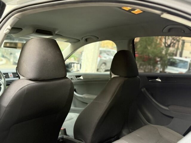 Фольксваген Джетта 2010 у Одесі на Automoto.ua Сірий Фольксваген Джетта, об'ємом двигуна 2 л та пробігом 296 тис. км за 6800 $, фото 15 на Automoto.ua