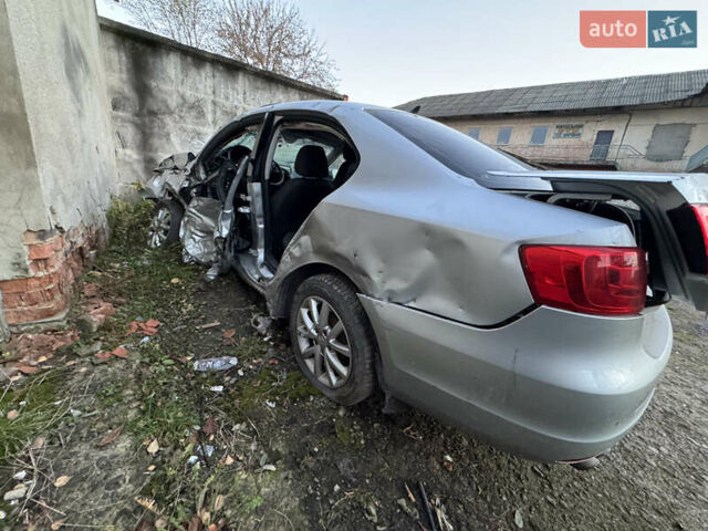 Серый Фольксваген Джетта, объемом двигателя 2.5 л и пробегом 130 тыс. км за 2500 $, фото 2 на Automoto.ua