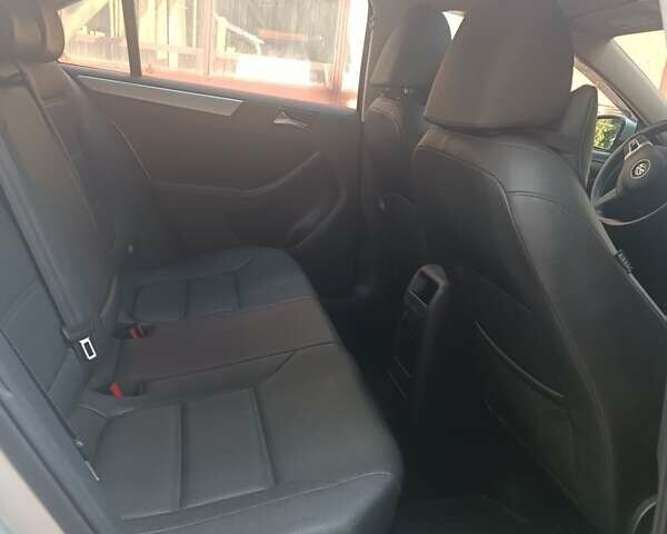 Сірий Фольксваген Джетта, об'ємом двигуна 1.97 л та пробігом 270 тис. км за 9500 $, фото 5 на Automoto.ua