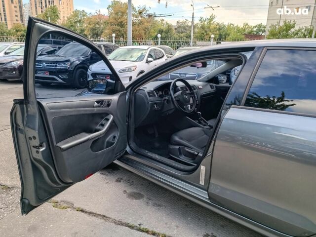 Серый Фольксваген Джетта, объемом двигателя 2.5 л и пробегом 250 тыс. км за 8690 $, фото 18 на Automoto.ua