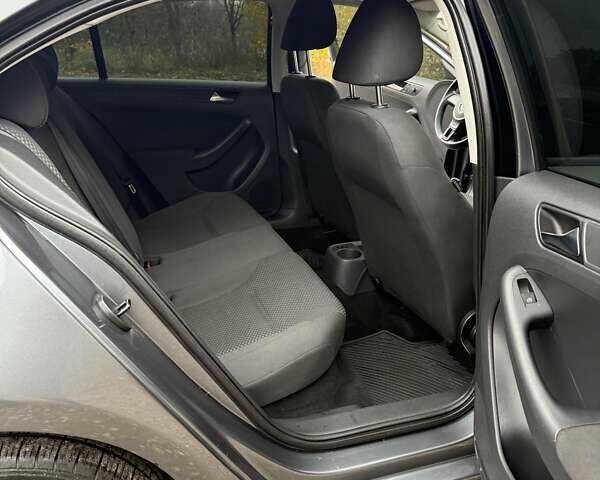 Серый Фольксваген Джетта, объемом двигателя 1.98 л и пробегом 152 тыс. км за 8900 $, фото 22 на Automoto.ua