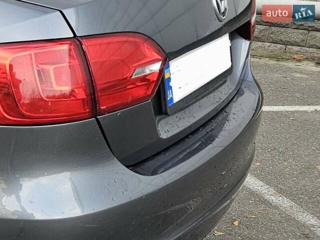 Серый Фольксваген Джетта, объемом двигателя 2.48 л и пробегом 184 тыс. км за 8700 $, фото 1 на Automoto.ua