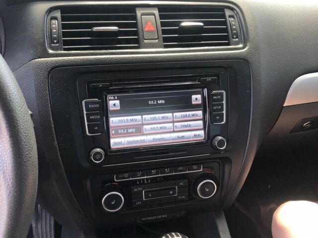 Серый Фольксваген Джетта, объемом двигателя 1.6 л и пробегом 285 тыс. км за 7200 $, фото 1 на Automoto.ua