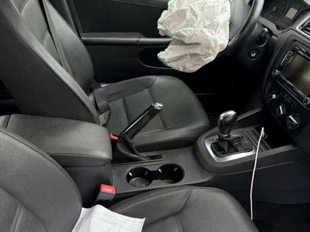 Сірий Фольксваген Джетта, об'ємом двигуна 2.5 л та пробігом 150 тис. км за 2900 $, фото 13 на Automoto.ua