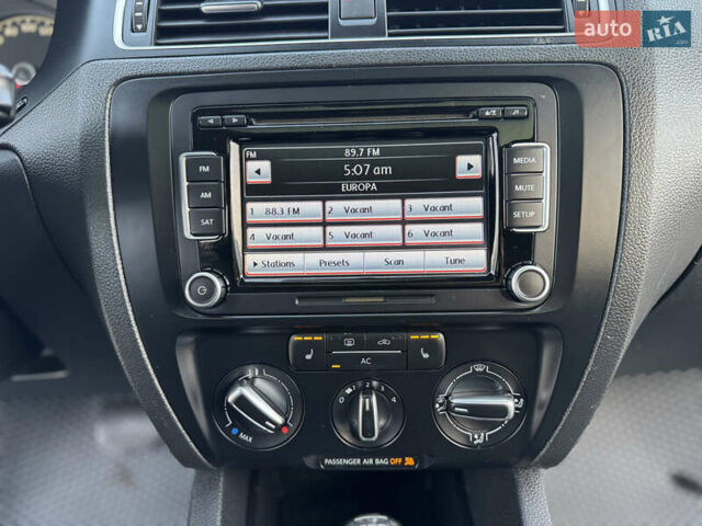 Серый Фольксваген Джетта, объемом двигателя 1.97 л и пробегом 212 тыс. км за 9200 $, фото 46 на Automoto.ua