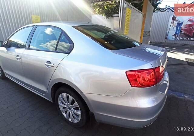 Серый Фольксваген Джетта, объемом двигателя 2.5 л и пробегом 103 тыс. км за 8400 $, фото 4 на Automoto.ua