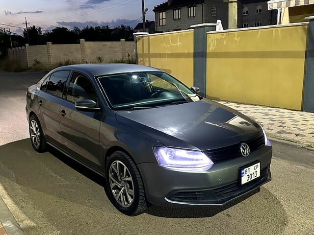 Серый Фольксваген Джетта, объемом двигателя 2.5 л и пробегом 160 тыс. км за 9000 $, фото 4 на Automoto.ua