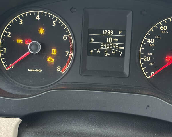 Сірий Фольксваген Джетта, об'ємом двигуна 2.5 л та пробігом 400 тис. км за 7000 $, фото 8 на Automoto.ua