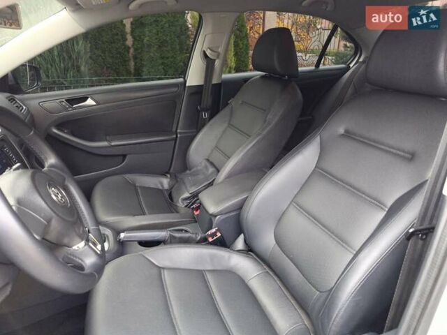 Серый Фольксваген Джетта, объемом двигателя 2.48 л и пробегом 208 тыс. км за 10499 $, фото 12 на Automoto.ua