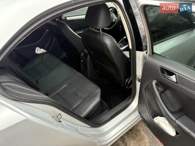 Серый Фольксваген Джетта, объемом двигателя 1.97 л и пробегом 311 тыс. км за 8100 $, фото 11 на Automoto.ua