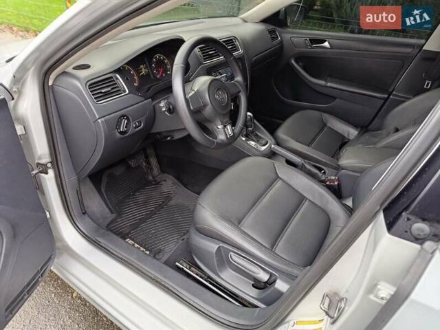 Серый Фольксваген Джетта, объемом двигателя 2.48 л и пробегом 208 тыс. км за 10499 $, фото 10 на Automoto.ua