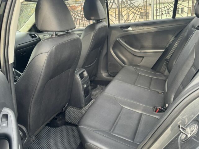 Сірий Фольксваген Джетта, об'ємом двигуна 2.5 л та пробігом 300 тис. км за 8500 $, фото 7 на Automoto.ua