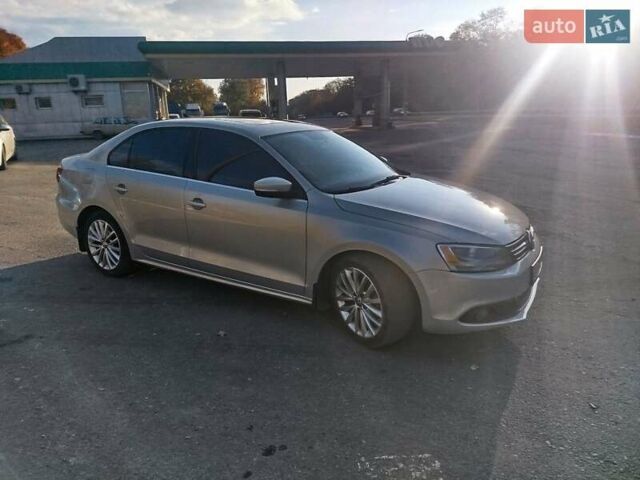 Серый Фольксваген Джетта, объемом двигателя 2.48 л и пробегом 317 тыс. км за 8300 $, фото 5 на Automoto.ua