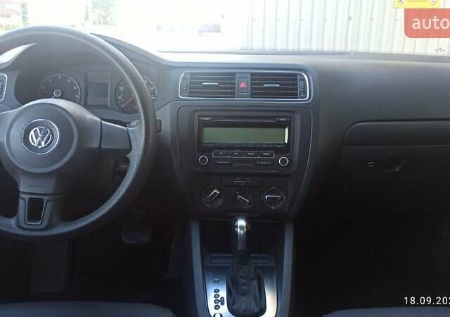 Серый Фольксваген Джетта, объемом двигателя 2.5 л и пробегом 103 тыс. км за 8400 $, фото 7 на Automoto.ua