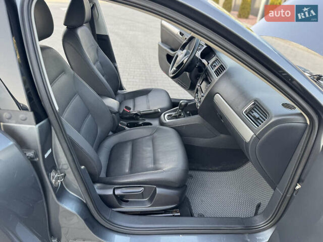 Серый Фольксваген Джетта, объемом двигателя 1.97 л и пробегом 212 тыс. км за 9200 $, фото 39 на Automoto.ua