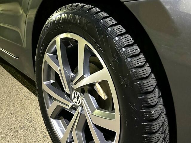 Серый Фольксваген Джетта, объемом двигателя 2.5 л и пробегом 160 тыс. км за 9000 $, фото 6 на Automoto.ua