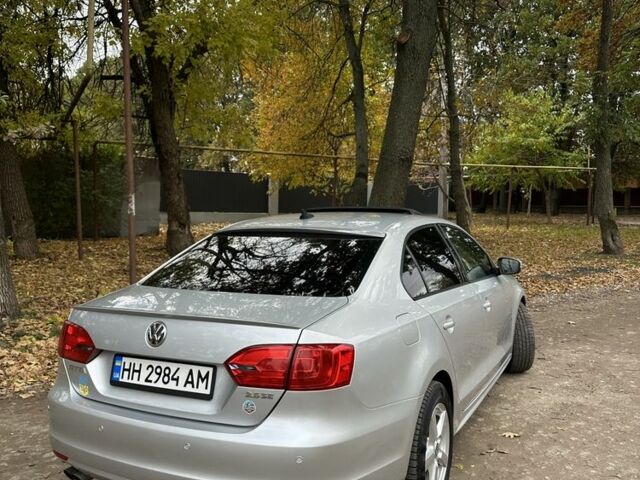 Серый Фольксваген Джетта, объемом двигателя 2.5 л и пробегом 275 тыс. км за 7700 $, фото 3 на Automoto.ua