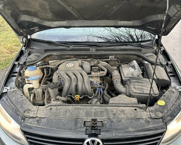 Сірий Фольксваген Джетта, об'ємом двигуна 1.98 л та пробігом 232 тис. км за 5850 $, фото 21 на Automoto.ua