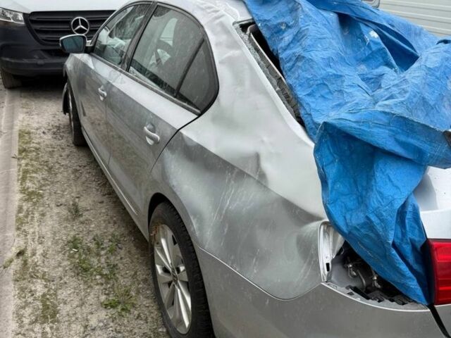 Сірий Фольксваген Джетта, об'ємом двигуна 2.5 л та пробігом 150 тис. км за 2900 $, фото 1 на Automoto.ua