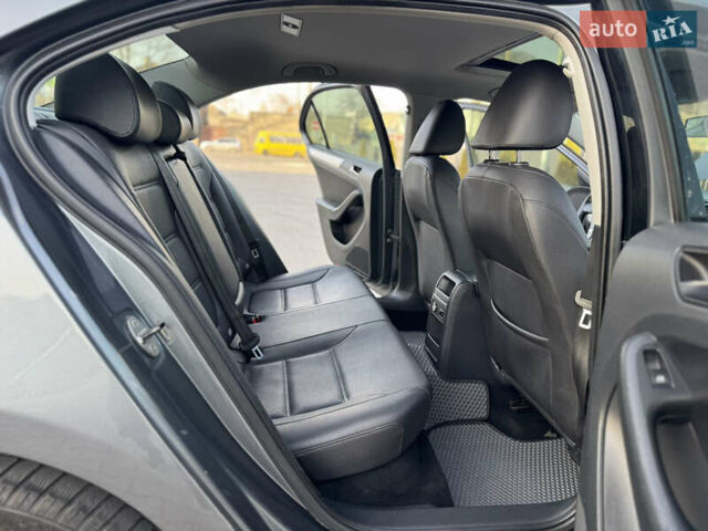 Серый Фольксваген Джетта, объемом двигателя 1.97 л и пробегом 212 тыс. км за 9200 $, фото 36 на Automoto.ua