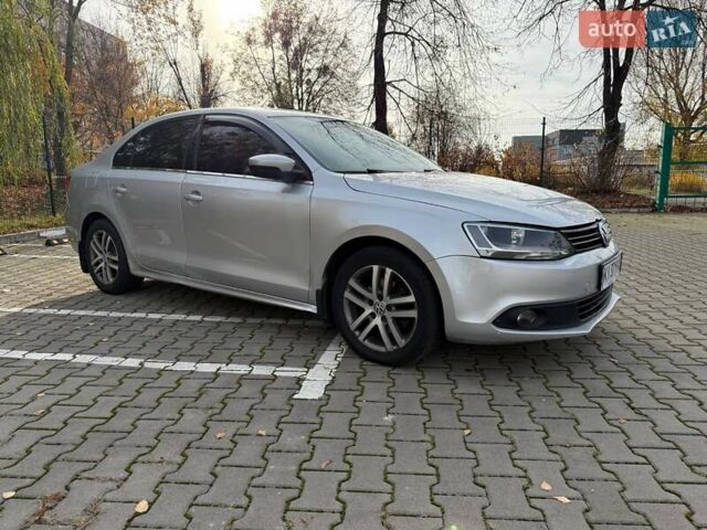 Сірий Фольксваген Джетта, об'ємом двигуна 2.48 л та пробігом 228 тис. км за 8100 $, фото 2 на Automoto.ua