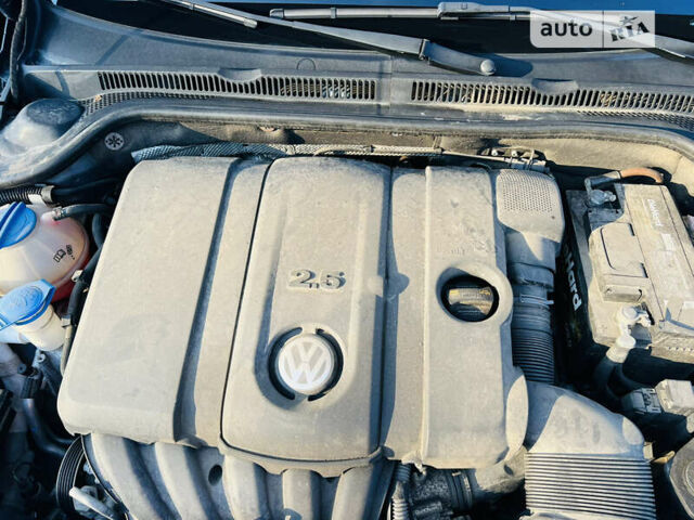 Сірий Фольксваген Джетта, об'ємом двигуна 2.5 л та пробігом 163 тис. км за 10500 $, фото 97 на Automoto.ua