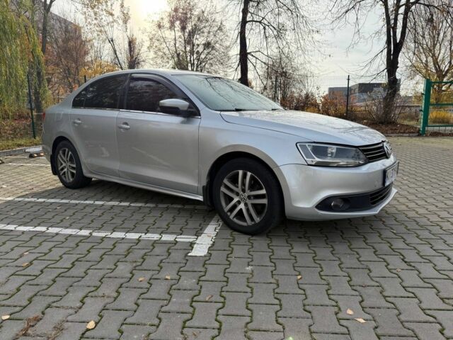 Сірий Фольксваген Джетта, об'ємом двигуна 2.5 л та пробігом 228 тис. км за 8300 $, фото 1 на Automoto.ua