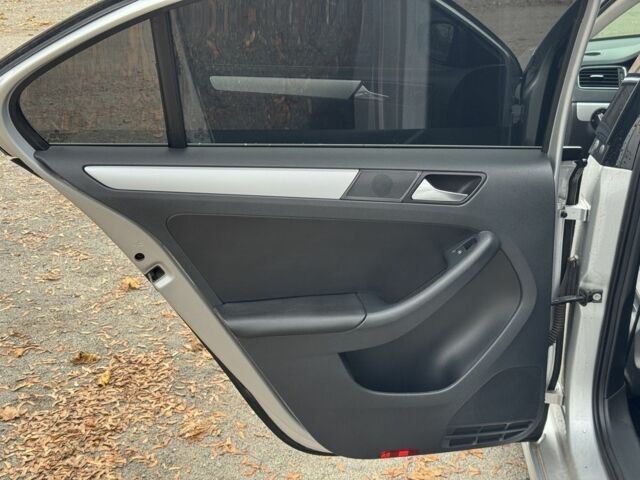 Серый Фольксваген Джетта, объемом двигателя 2.5 л и пробегом 198 тыс. км за 9300 $, фото 12 на Automoto.ua