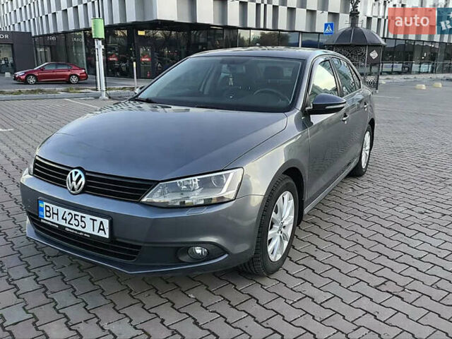Серый Фольксваген Джетта, объемом двигателя 1.39 л и пробегом 168 тыс. км за 8500 $, фото 1 на Automoto.ua