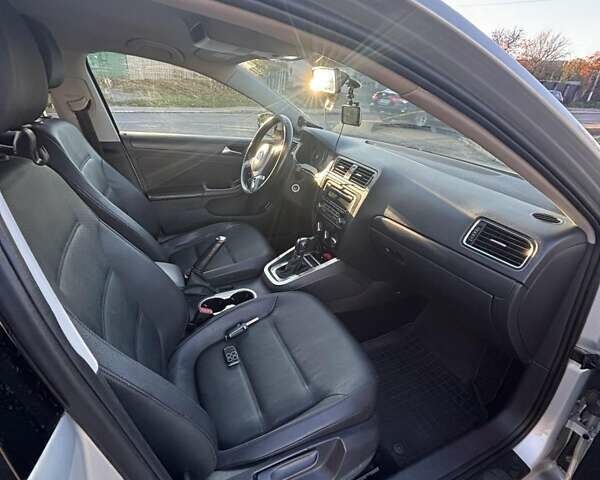 Фольксваген Джетта 2011 в Василькове на Automoto.ua Серый Фольксваген Джетта, объемом двигателя 2.5 л и пробегом 232 тыс. км за 8600 $, фото 14 на Automoto.ua