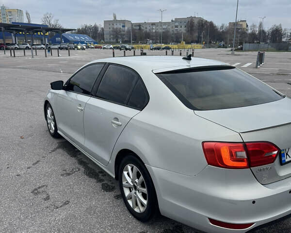 Сірий Фольксваген Джетта, об'ємом двигуна 2.5 л та пробігом 400 тис. км за 7000 $, фото 2 на Automoto.ua