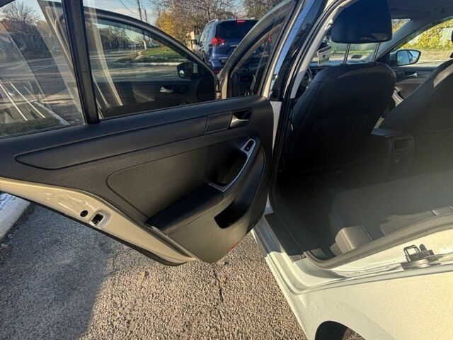 Серый Фольксваген Джетта, объемом двигателя 2.5 л и пробегом 220 тыс. км за 9000 $, фото 6 на Automoto.ua