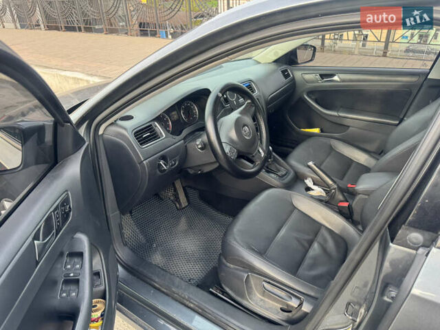 Сірий Фольксваген Джетта, об'ємом двигуна 2.47 л та пробігом 300 тис. км за 8500 $, фото 8 на Automoto.ua